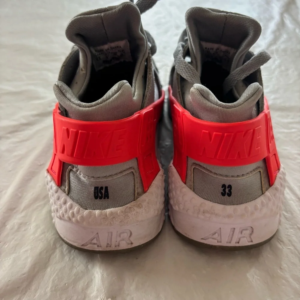 Nike Huarache Run Pure Platinum- lava glow Gray and Pink SZ 8.5 Worn 1X Indoors
